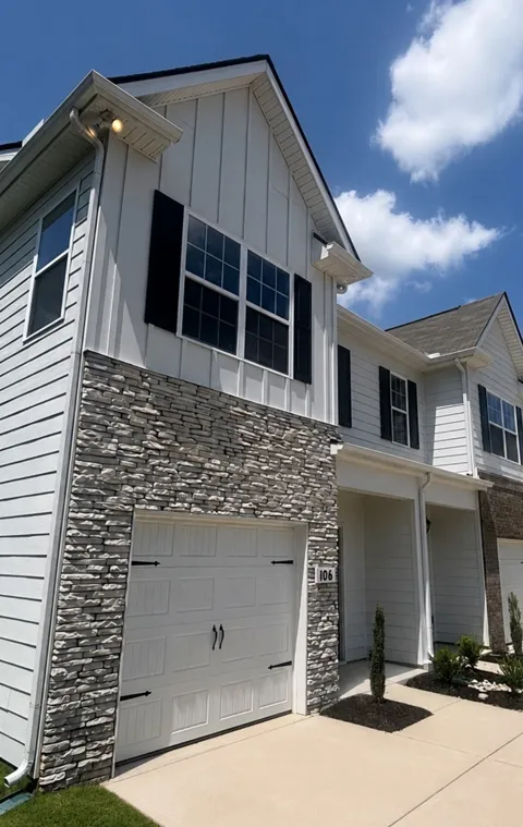 106 Mackenzie Way