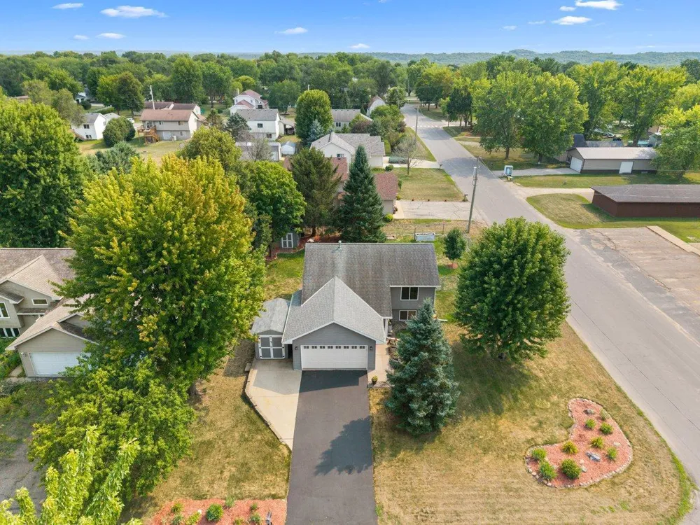 735 Laura Street Prescott, WI 54021