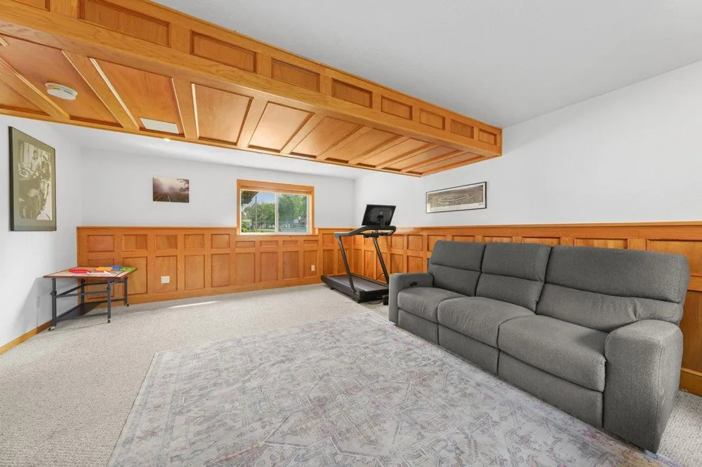 735 Laura Street Prescott, WI 54021