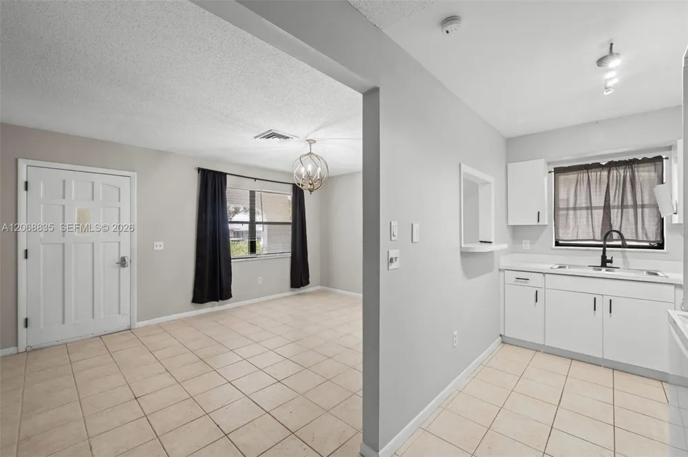 3317 NE Jeannette Dr #. Jensen Beach, FL 34957
