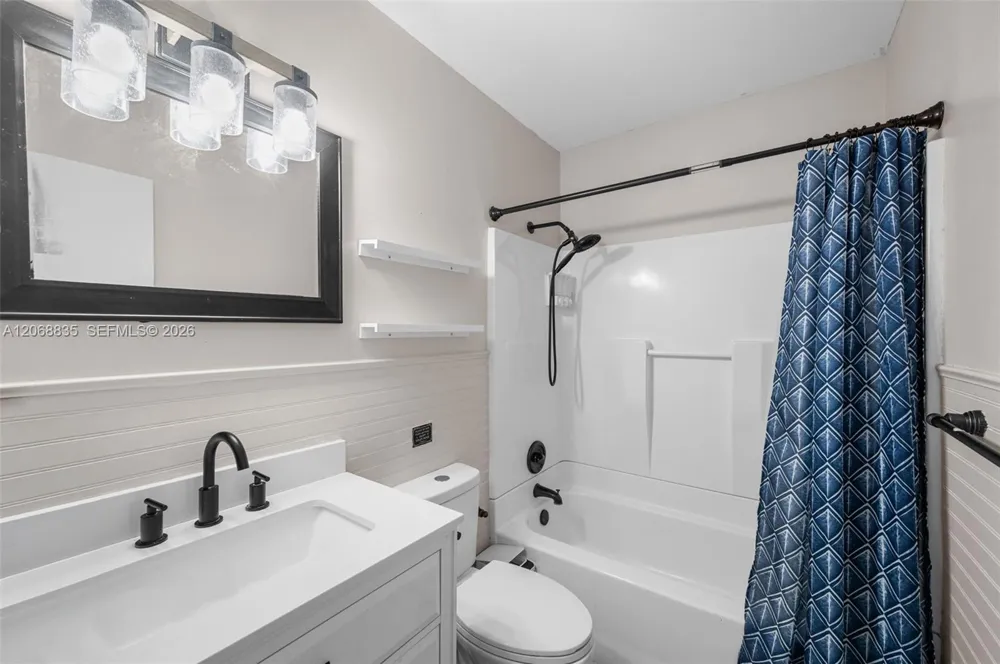 3317 NE Jeannette Dr #. Jensen Beach, FL 34957