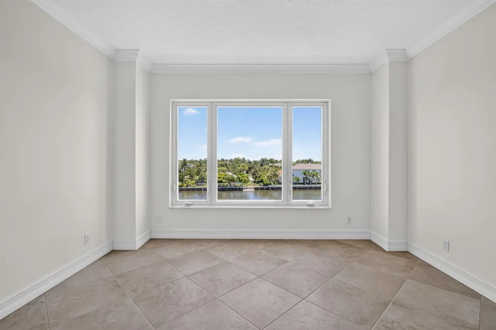 555 SE 6TH AVENUE #4F Delray Beach, FL 33483