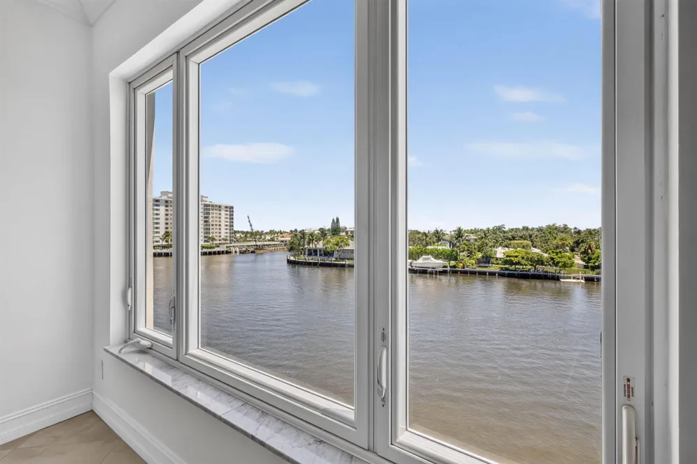 555 SE 6TH AVENUE #4F Delray Beach, FL 33483