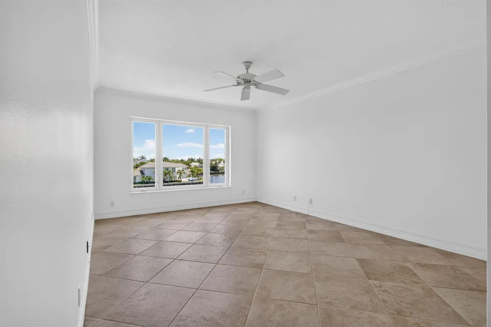 555 SE 6TH AVENUE #4F Delray Beach, FL 33483