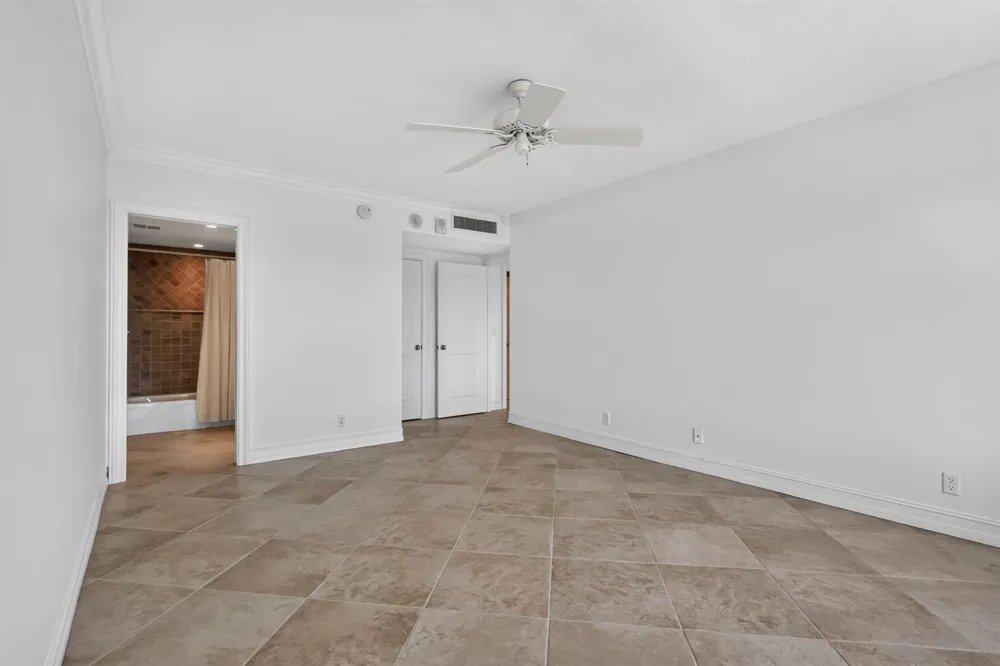 555 SE 6TH AVENUE #4F Delray Beach, FL 33483