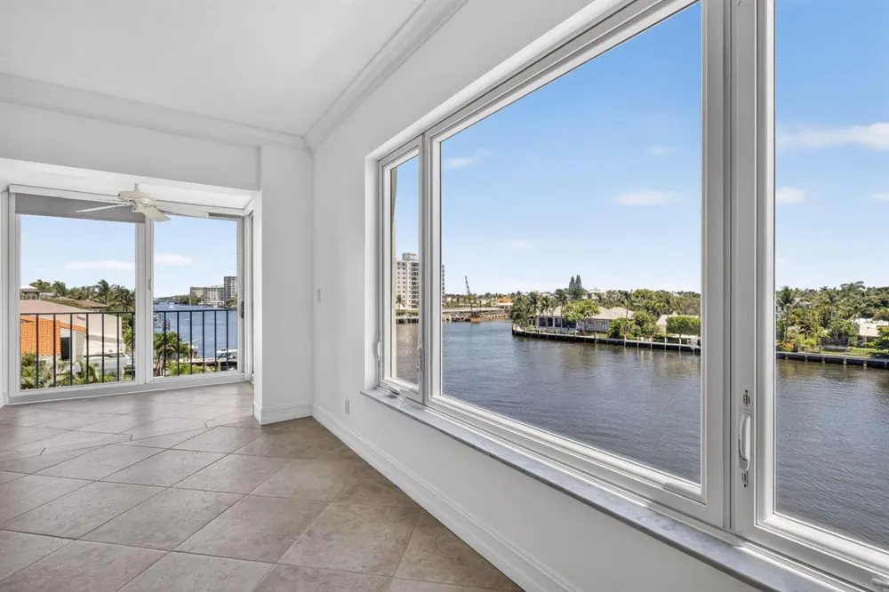 555 SE 6TH AVENUE #4F Delray Beach, FL 33483