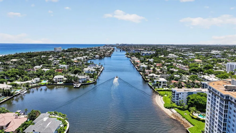 555 SE 6TH AVENUE #4F Delray Beach, FL 33483