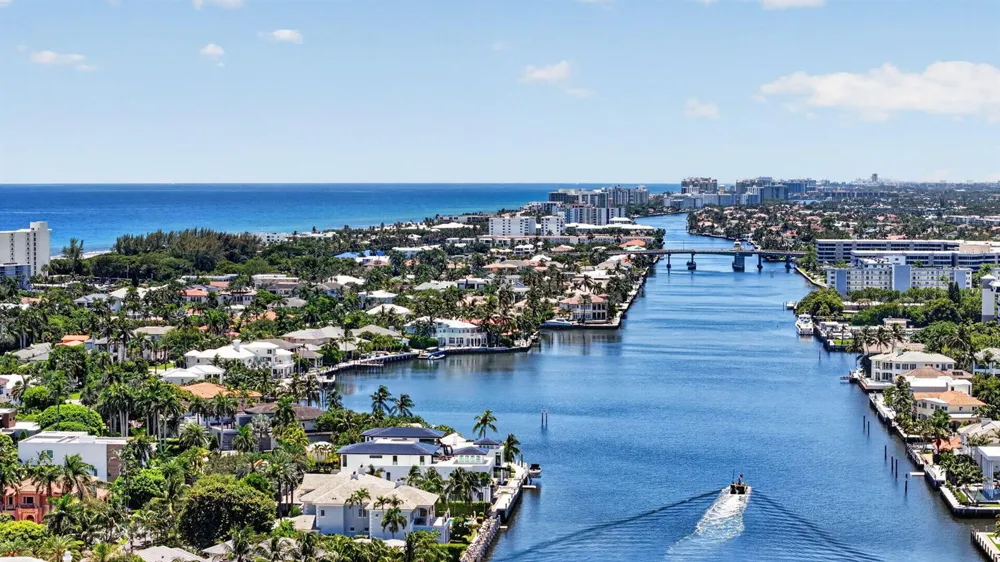 555 SE 6TH AVENUE #4F Delray Beach, FL 33483