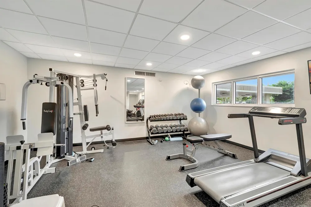 555 SE 6TH AVENUE #4F Delray Beach, FL 33483