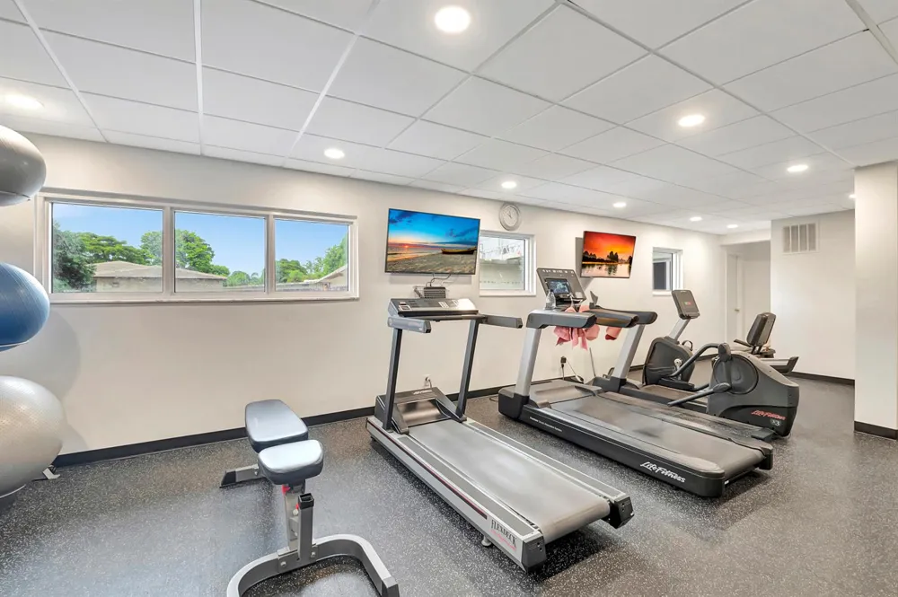 555 SE 6TH AVENUE #4F Delray Beach, FL 33483