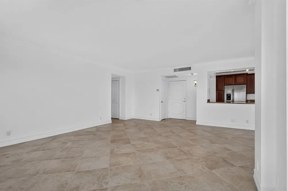 555 SE 6TH AVENUE #4F Delray Beach, FL 33483