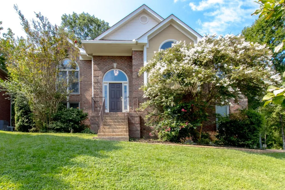 4900 Tulip Grove Ln Hermitage, TN 37076