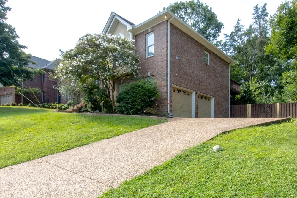 4900 Tulip Grove Ln Hermitage, TN 37076