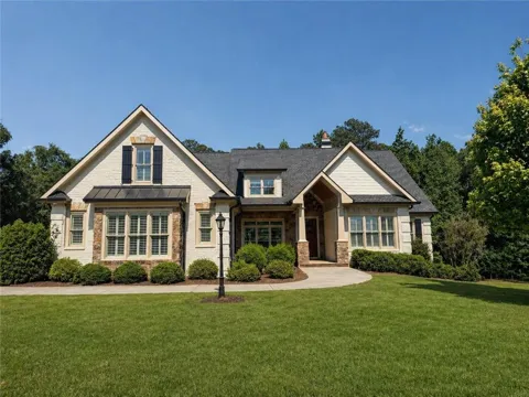 2221 Gentry Lane