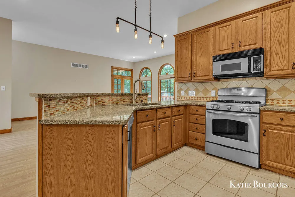 5180 Brookestone Drive NE Rockford, MI 49341