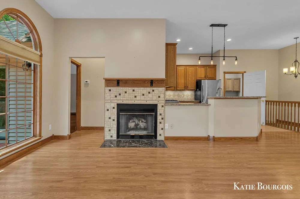 5180 Brookestone Drive NE Rockford, MI 49341