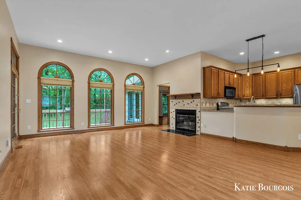 5180 Brookestone Drive NE Rockford, MI 49341