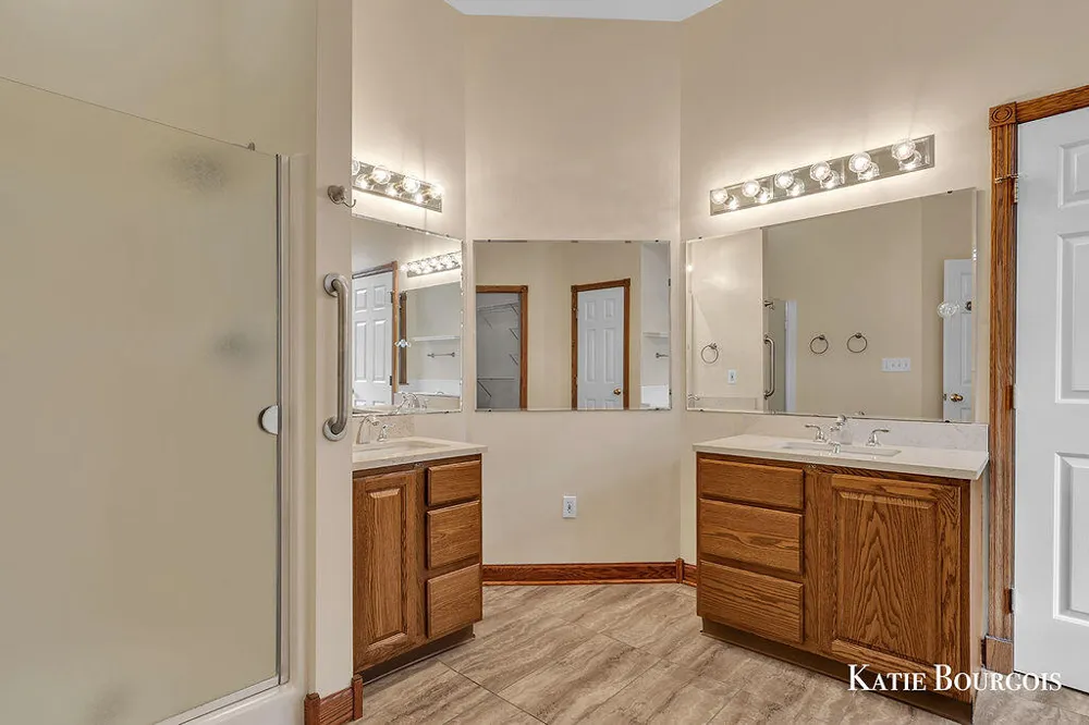 5180 Brookestone Drive NE Rockford, MI 49341
