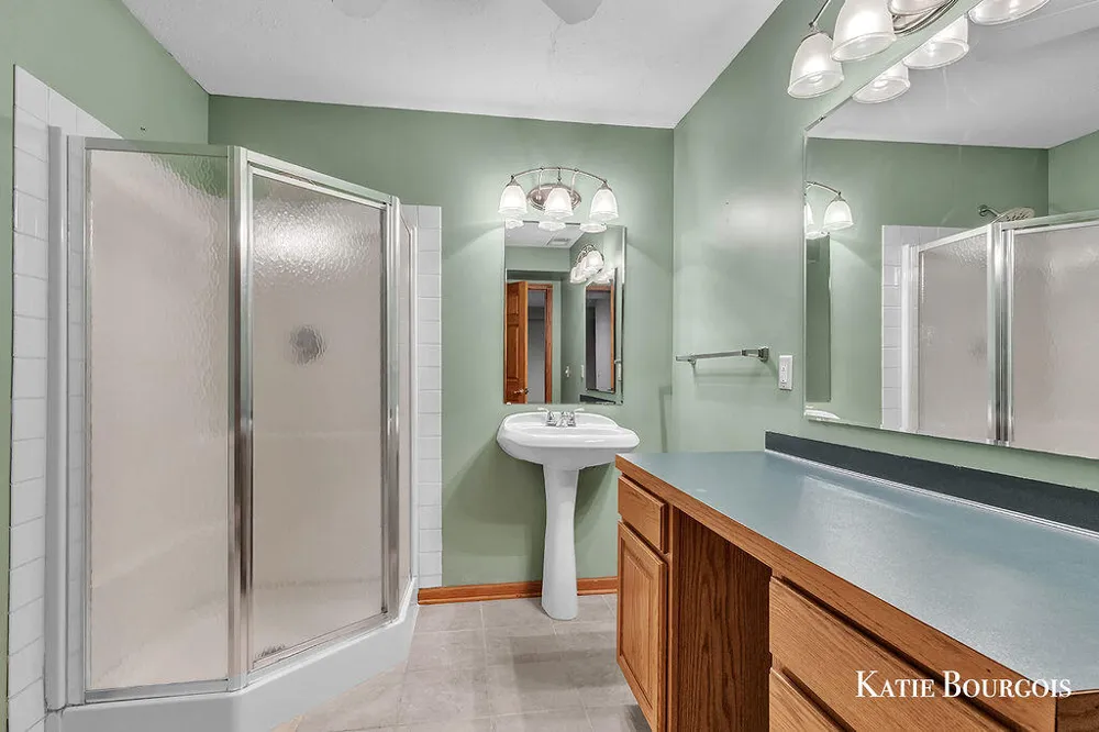 5180 Brookestone Drive NE Rockford, MI 49341