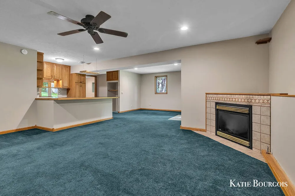 5180 Brookestone Drive NE Rockford, MI 49341