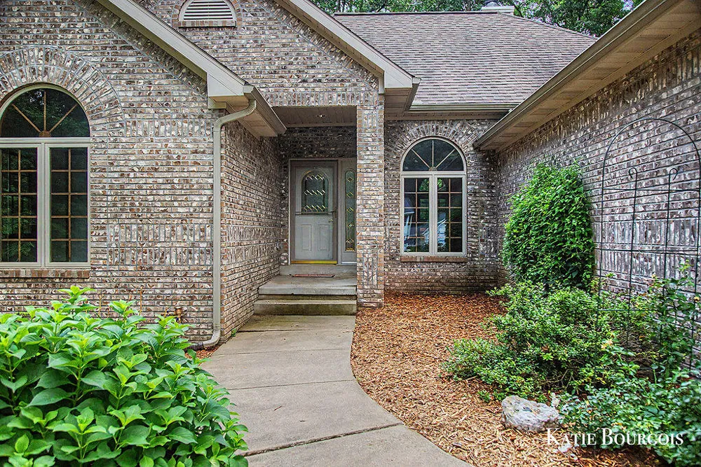 5180 Brookestone Drive NE Rockford, MI 49341