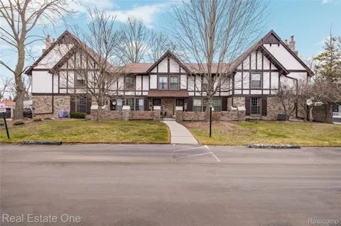 21901 Shore Pointe Lane #39