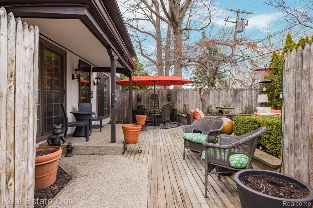 21901 Shore Pointe Lane #39 St Clair Shores City, MI 48080