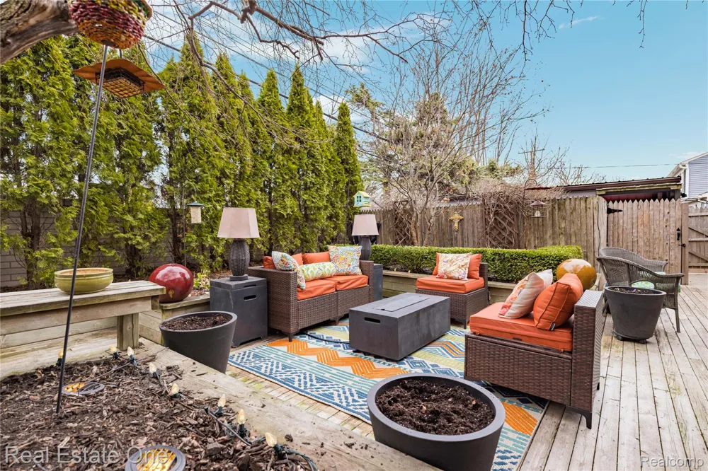 21901 Shore Pointe Lane #39 St Clair Shores City, MI 48080
