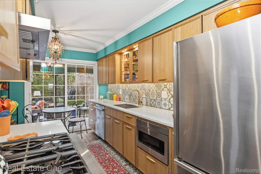 21901 Shore Pointe Lane #39 St Clair Shores City, MI 48080