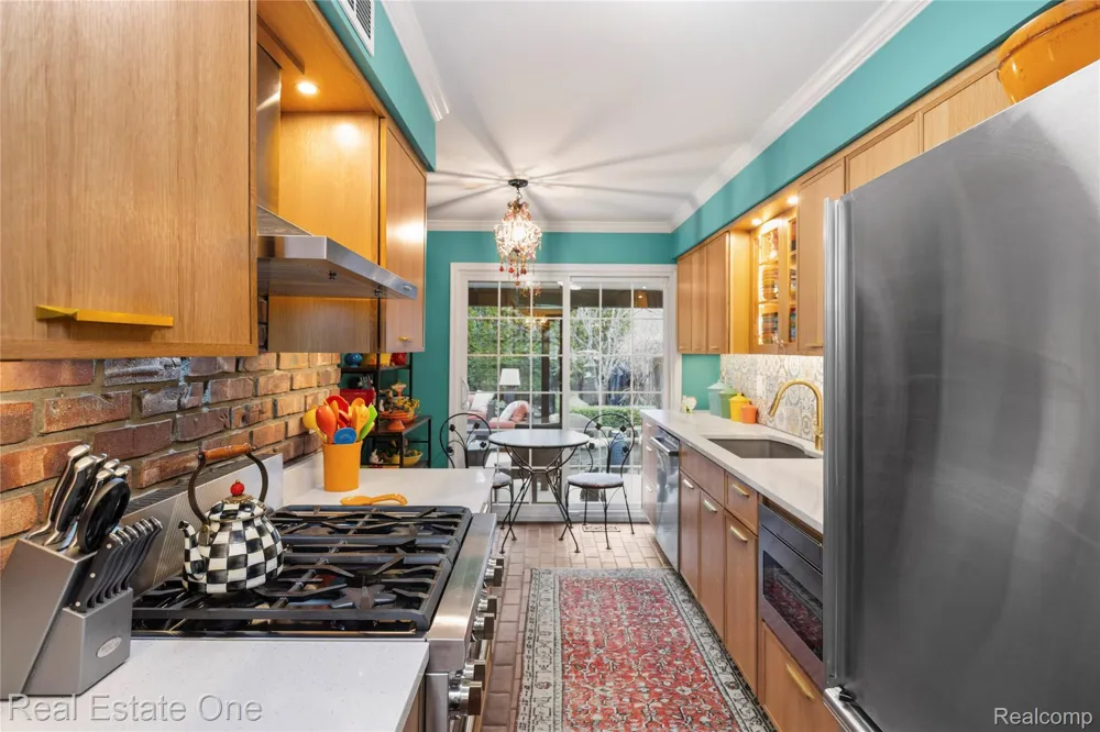 21901 Shore Pointe Lane #39 St Clair Shores City, MI 48080