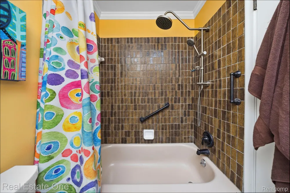 21901 Shore Pointe Lane #39 St Clair Shores City, MI 48080