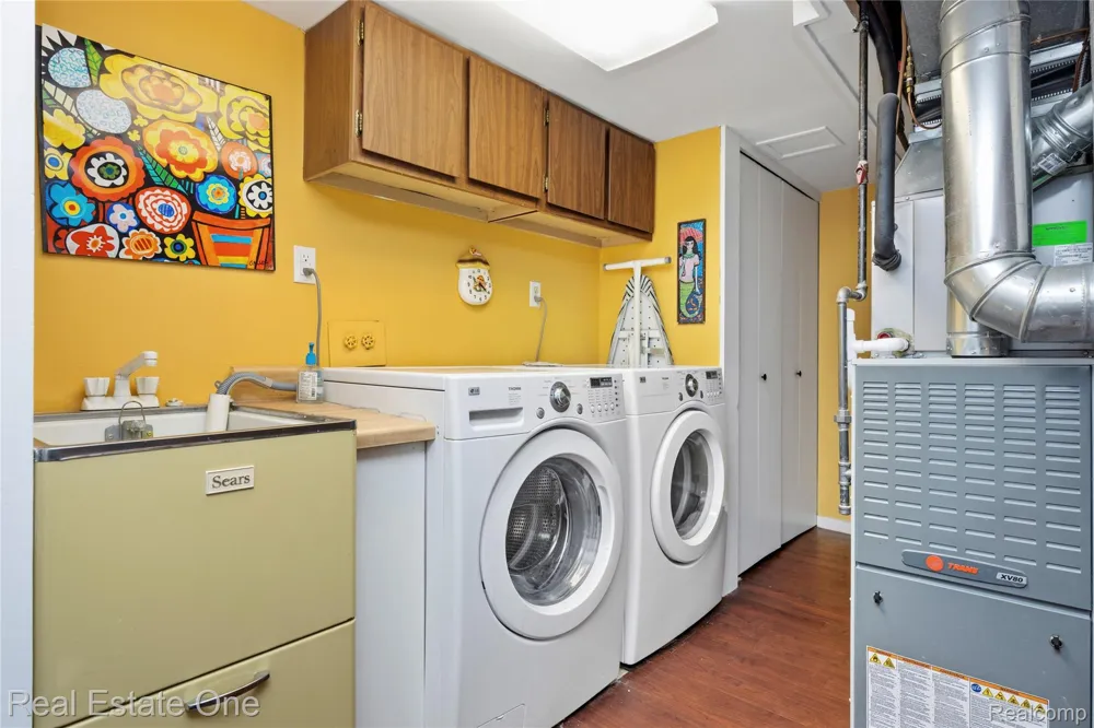 21901 Shore Pointe Lane #39 St Clair Shores City, MI 48080
