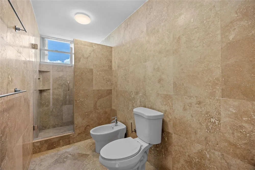 146 Ave Santa Ana BOSQUE DE LA VILLA DE TORRIMAR #C-PH-D Guaynabo, PR 00971
