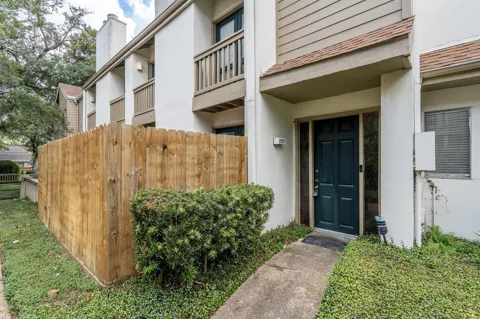 2100 Tanglewilde Street #269