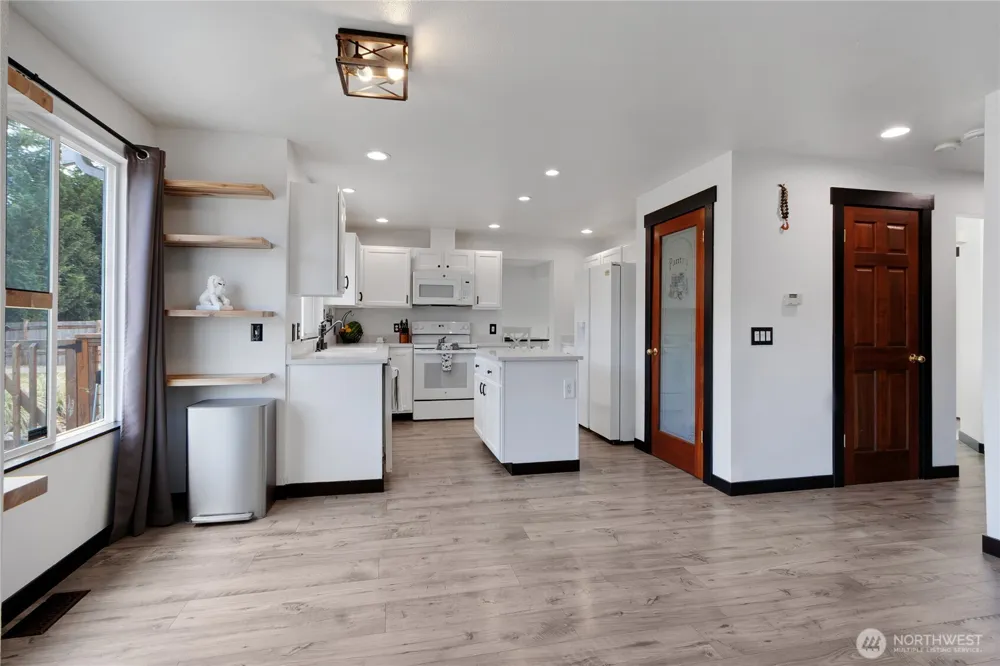15604 253rd Avenue E Buckley, WA 98321