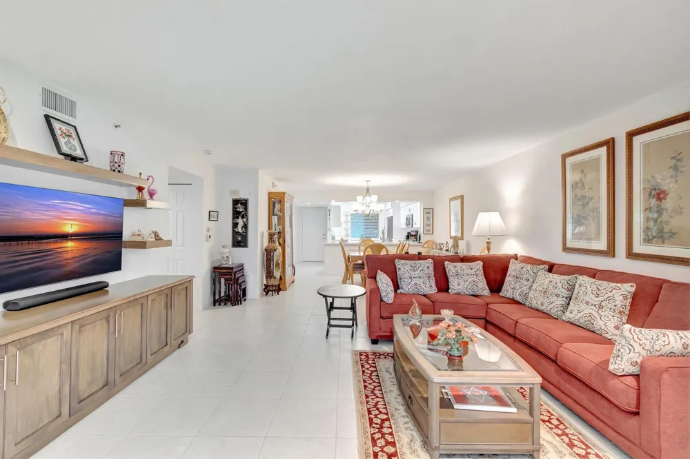 5746 CRYSTAL SHORES DRIVE #103 Boynton Beach, FL 33437