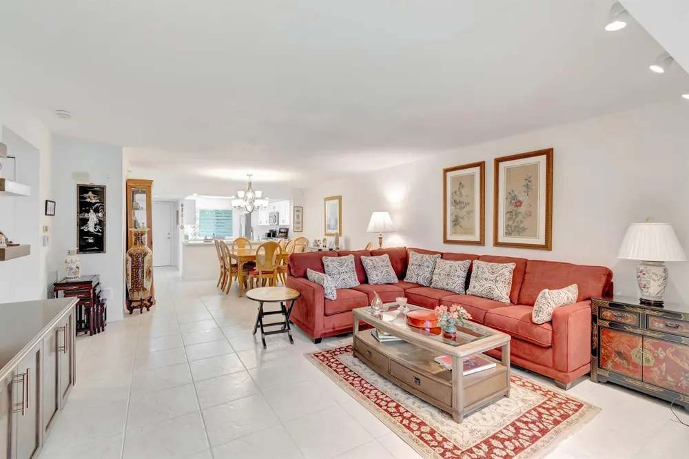 5746 CRYSTAL SHORES DRIVE #103 Boynton Beach, FL 33437