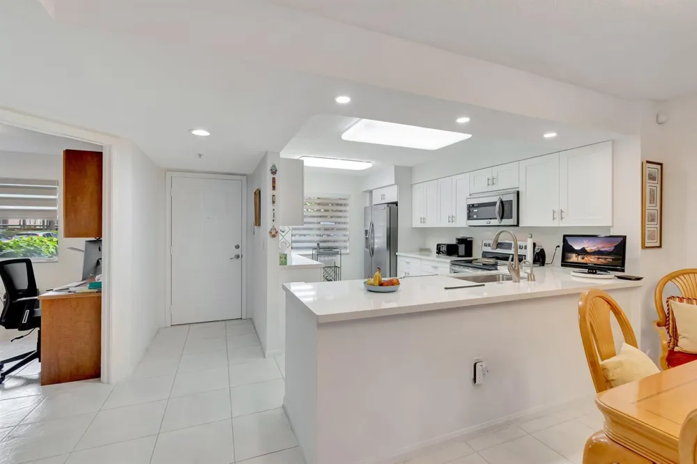 5746 CRYSTAL SHORES DRIVE #103 Boynton Beach, FL 33437