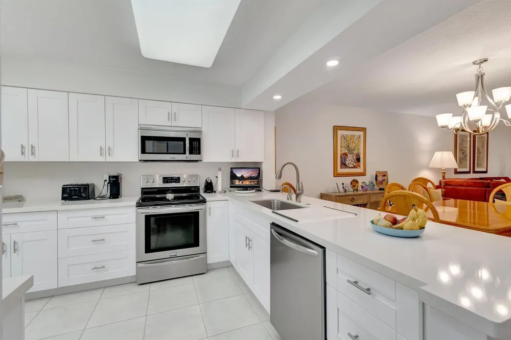 5746 CRYSTAL SHORES DRIVE #103 Boynton Beach, FL 33437