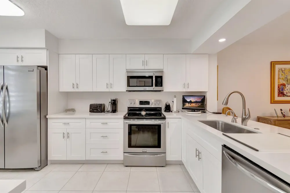 5746 CRYSTAL SHORES DRIVE #103 Boynton Beach, FL 33437