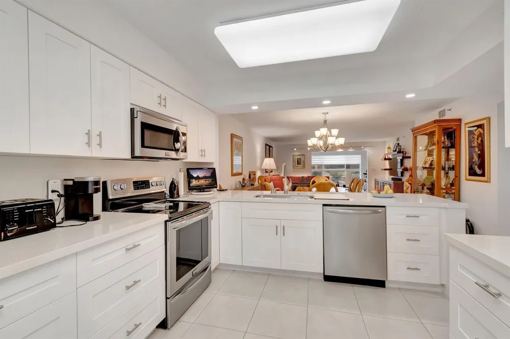 5746 CRYSTAL SHORES DRIVE #103 Boynton Beach, FL 33437