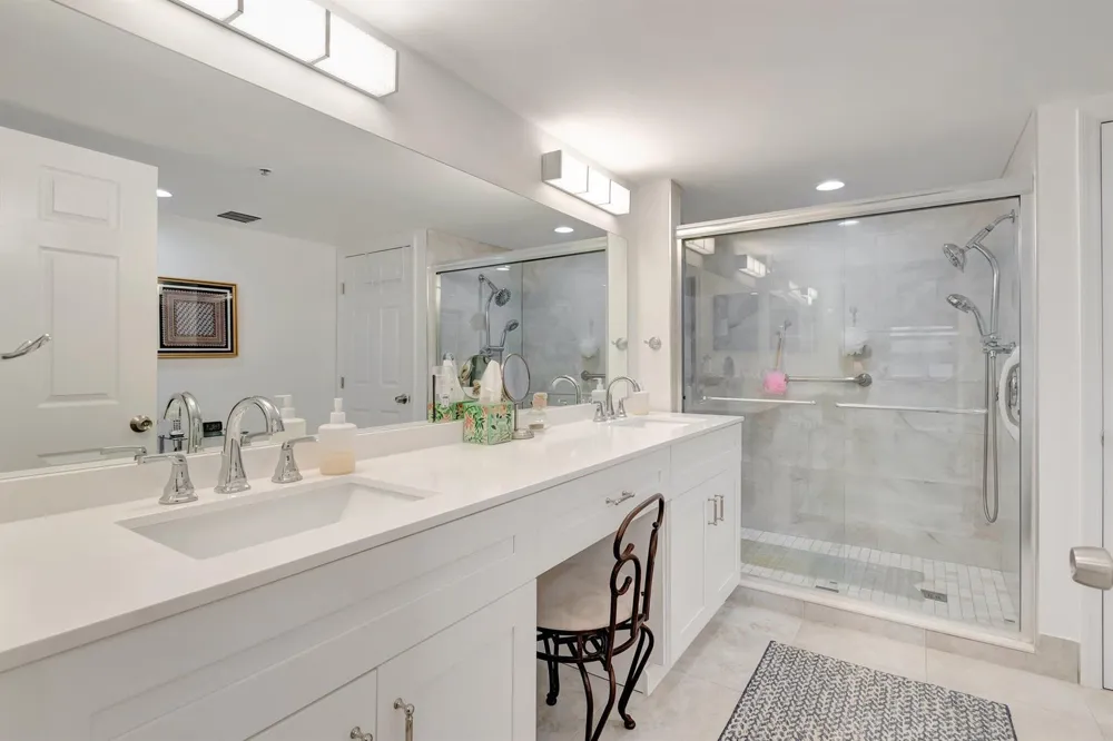 5746 CRYSTAL SHORES DRIVE #103 Boynton Beach, FL 33437
