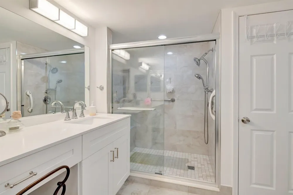 5746 CRYSTAL SHORES DRIVE #103 Boynton Beach, FL 33437