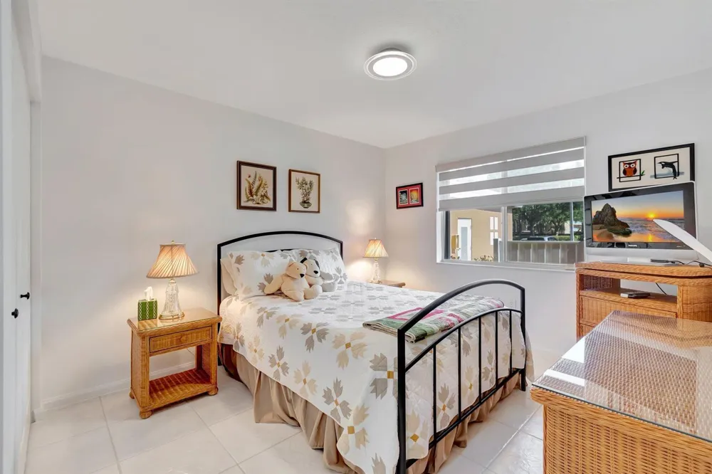5746 CRYSTAL SHORES DRIVE #103 Boynton Beach, FL 33437
