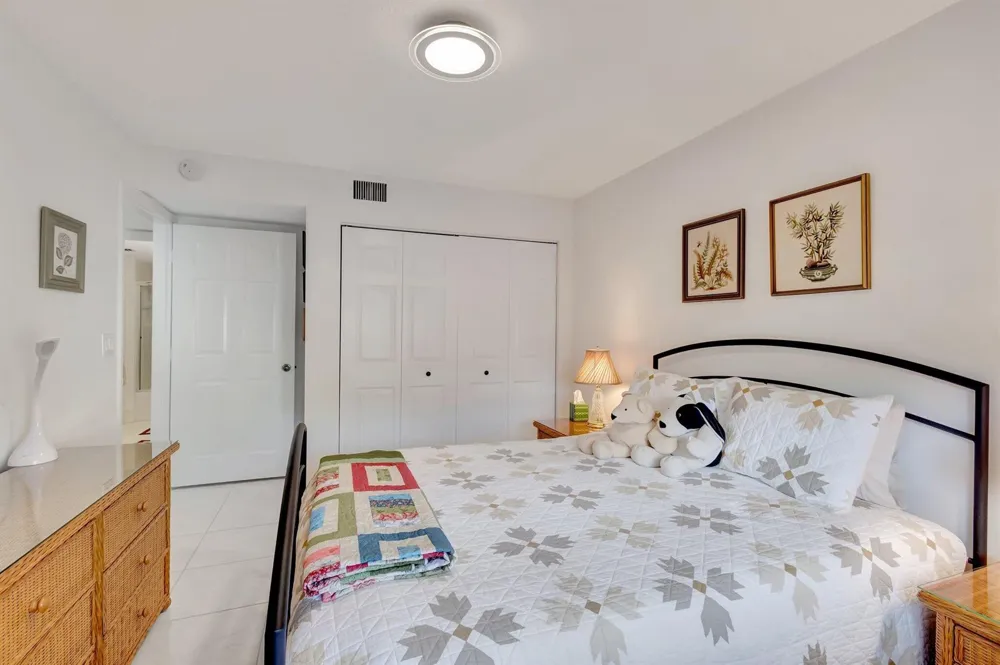 5746 CRYSTAL SHORES DRIVE #103 Boynton Beach, FL 33437