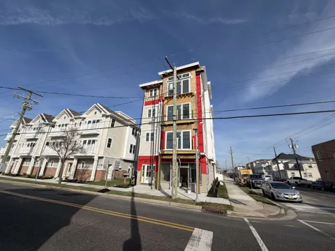 4000 Pacific Avenue