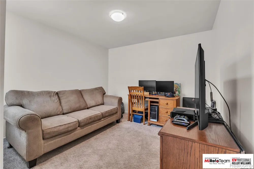 19508 Stanford Lane #5 Roseville City, MI 48066