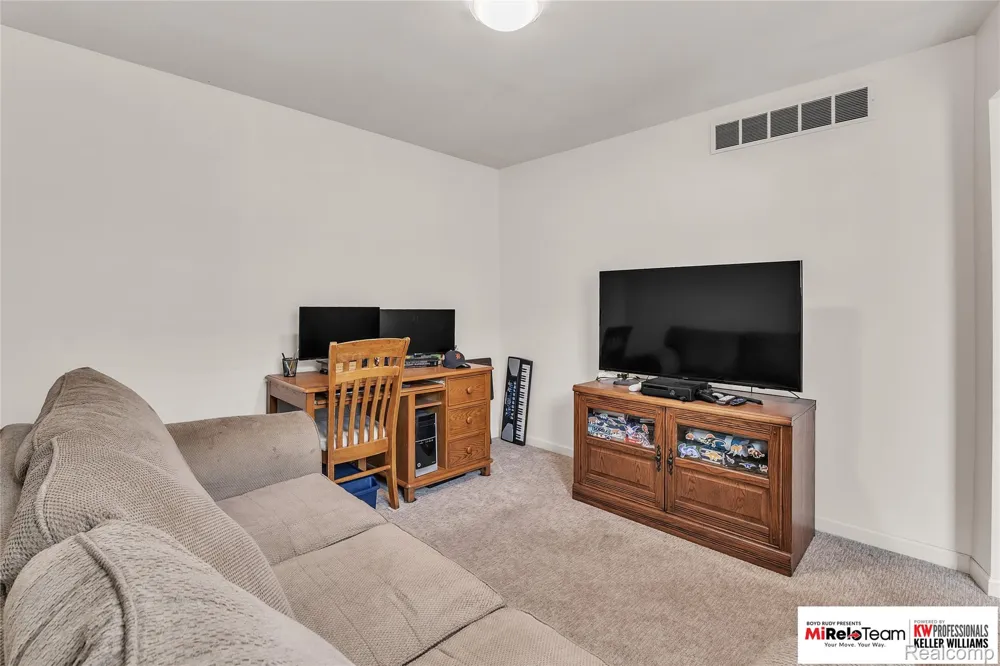 19508 Stanford Lane #5 Roseville City, MI 48066