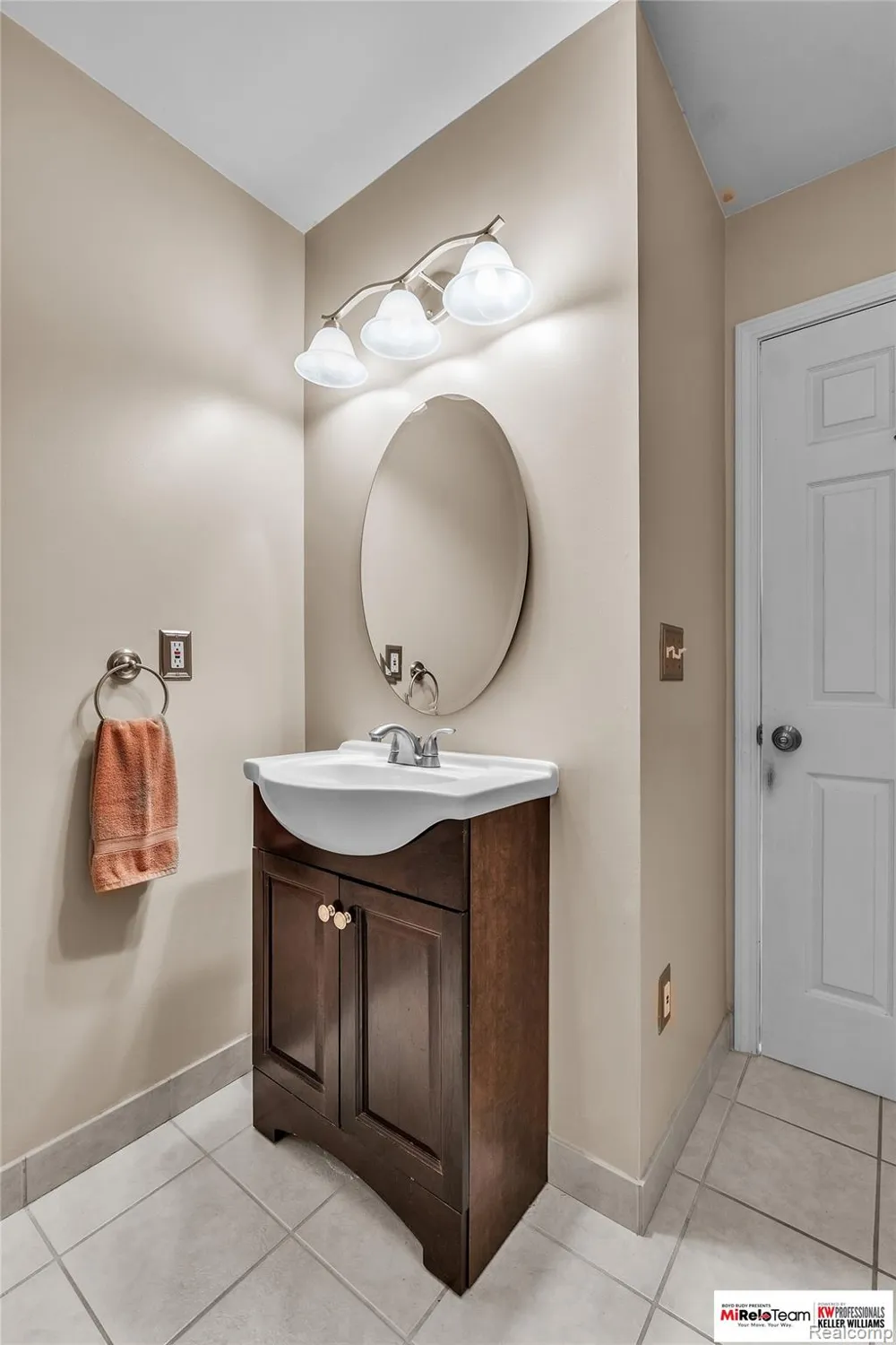 19508 Stanford Lane #5 Roseville City, MI 48066