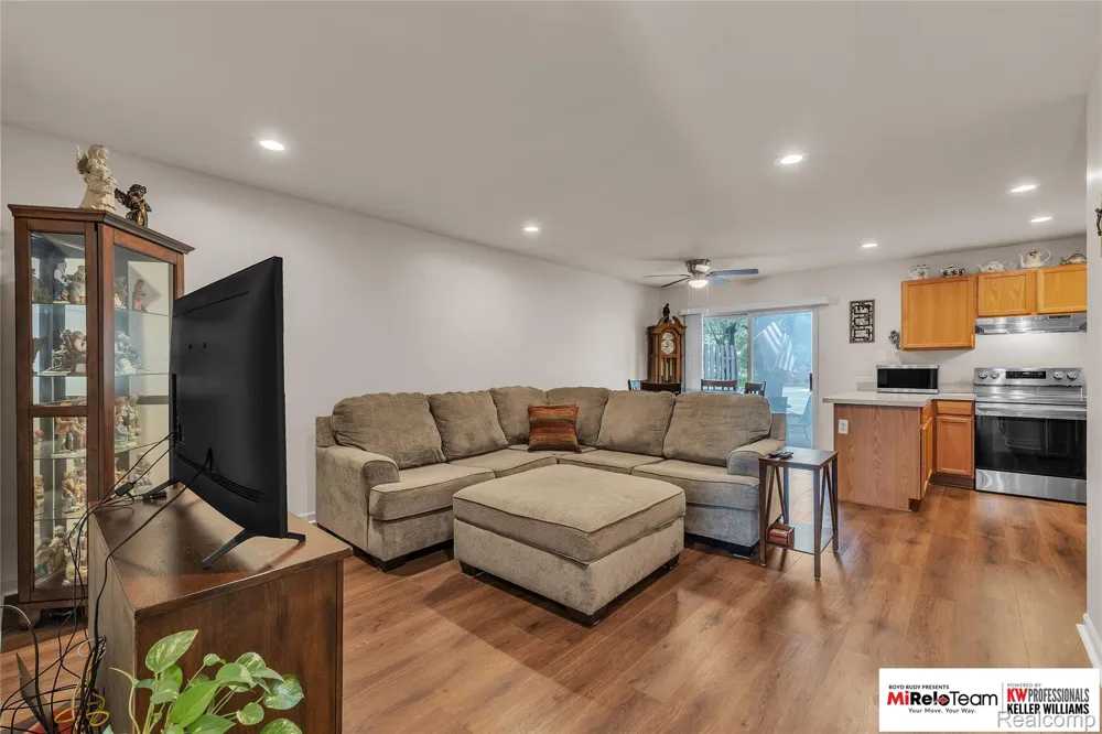 19508 Stanford Lane #5 Roseville City, MI 48066